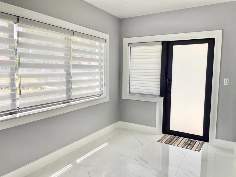 Picture of 256 Palmetto Dr, Miami Springs FL 33166
