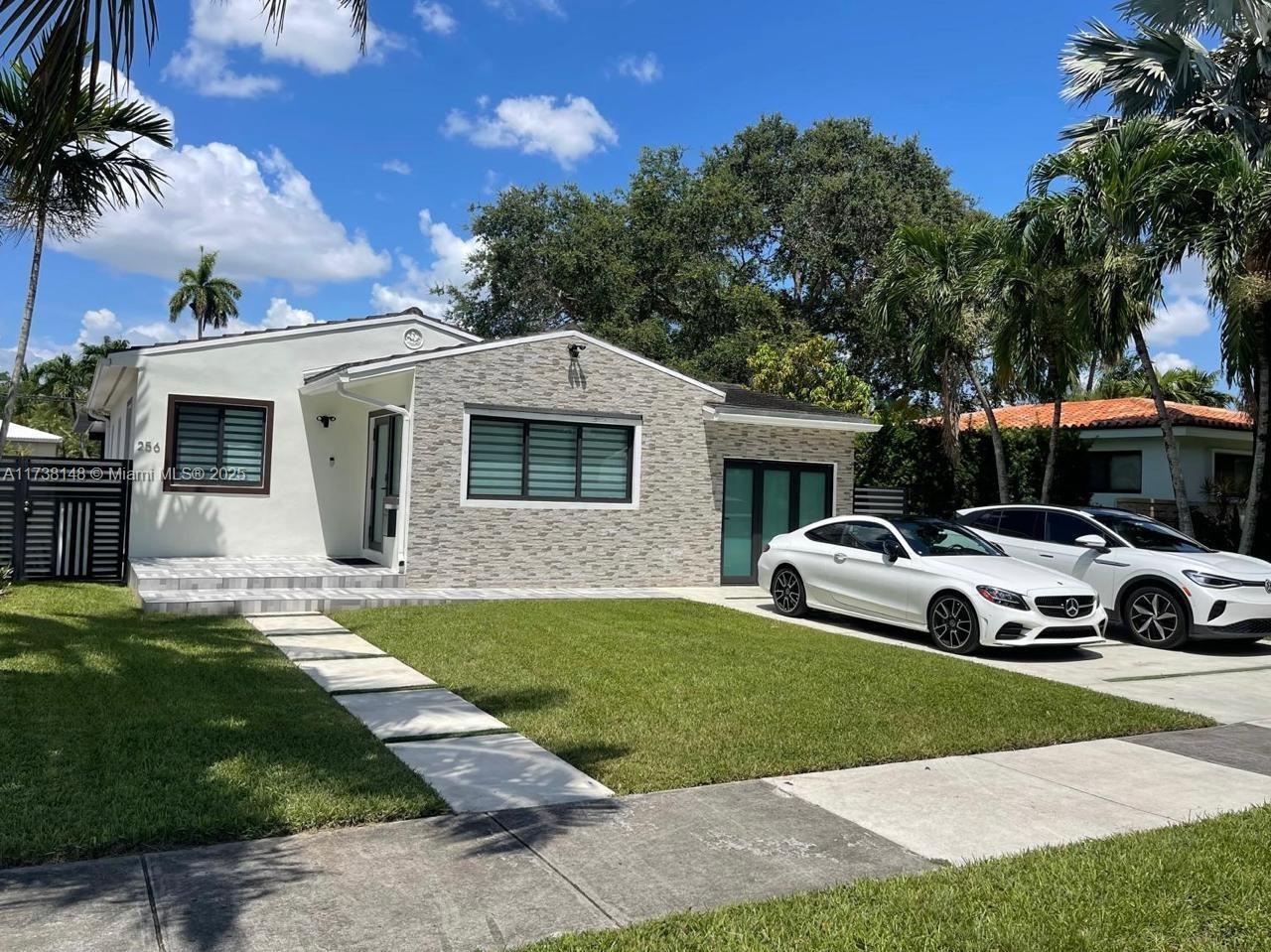 Picture of 256 Palmetto Dr, Miami Springs, FL 33166