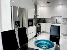 Picture of 256 Palmetto Dr, Miami Springs, FL 33166