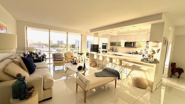 Picture of 19707 Turnberry Way # 10L, Aventura FL 33180