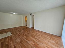 Picture of 1203 N Benoist Farms Rd # 206, West Palm Beach, FL 33411