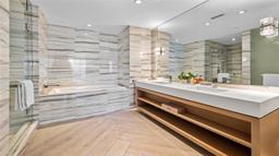 Picture of 2201 Collins Ave # 811, Miami Beach, FL 33139