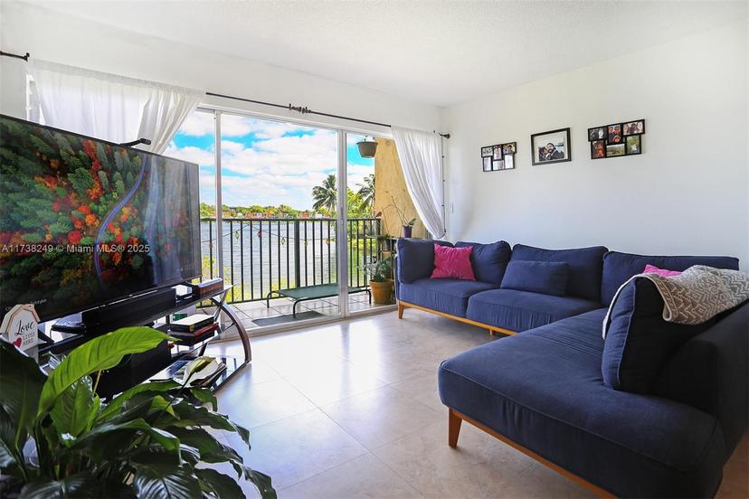 Picture of 315 NW 109Th Ave # 205, Miami FL 33172