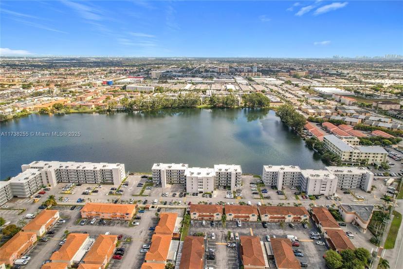 Picture of 9915 W Okeechobee Rd # 308, Hialeah Gardens FL 33016
