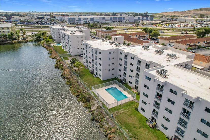 Picture of 9915 W Okeechobee Rd # 308, Hialeah Gardens FL 33016