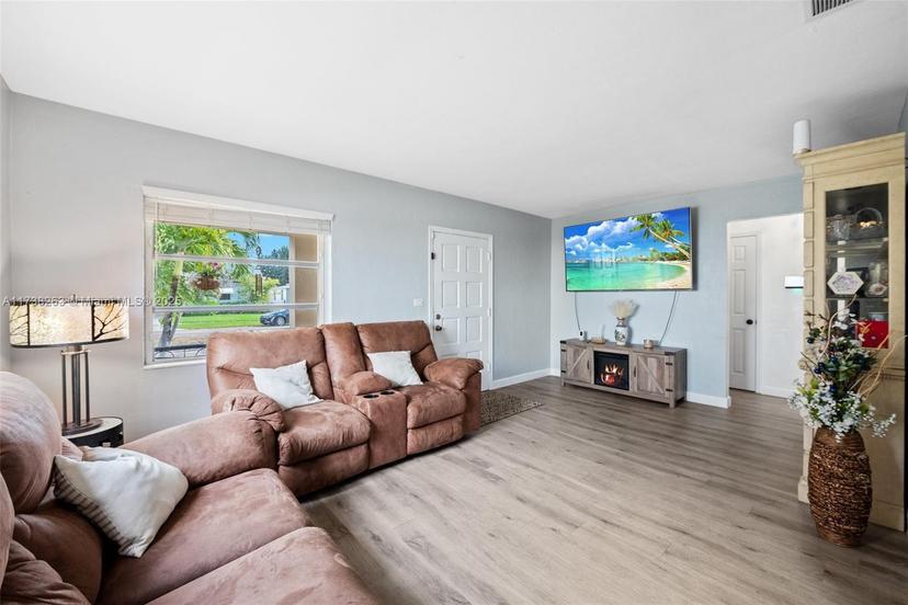 Picture of 270 Laurel Way, Miami Springs FL 33166