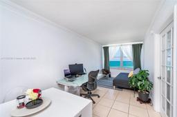 Picture of 2899 Collins Ave # 833, Miami Beach, FL 33140