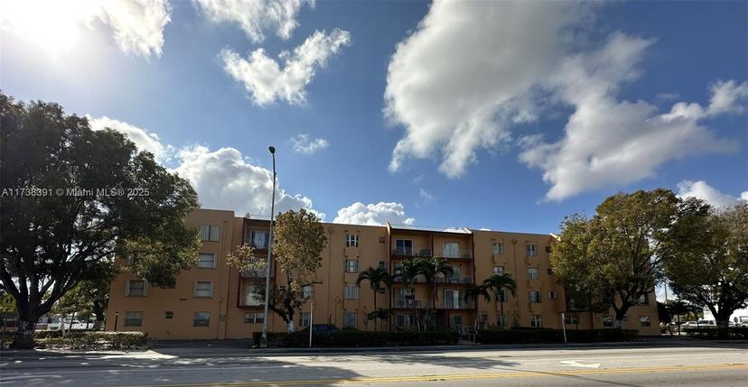 Picture of 6200 W Flagler St # 303, Miami FL 33144