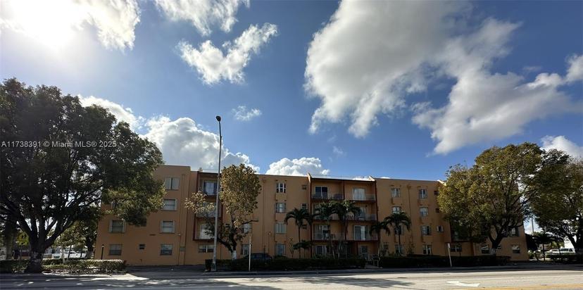 Picture of 6200 W Flagler St # 303, Miami FL 33144