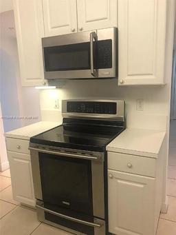Picture of 10700 NW 66Th St # 312, Doral, FL 33178