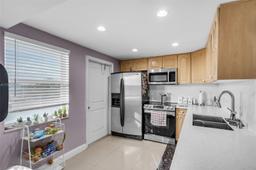 Picture of 1101 NE 191St St # H408, Miami, FL 33179