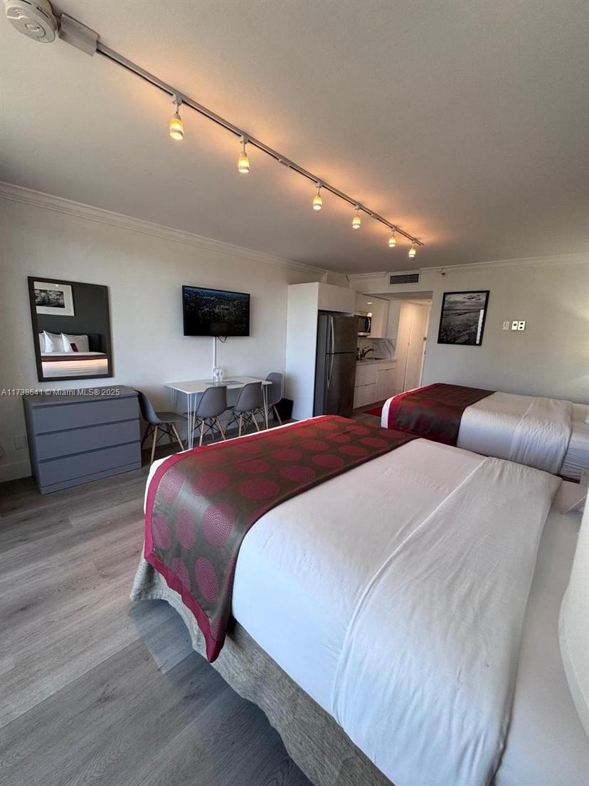 Picture of 19201 Collins Ave # 632, Sunny Isles Beach FL 33160