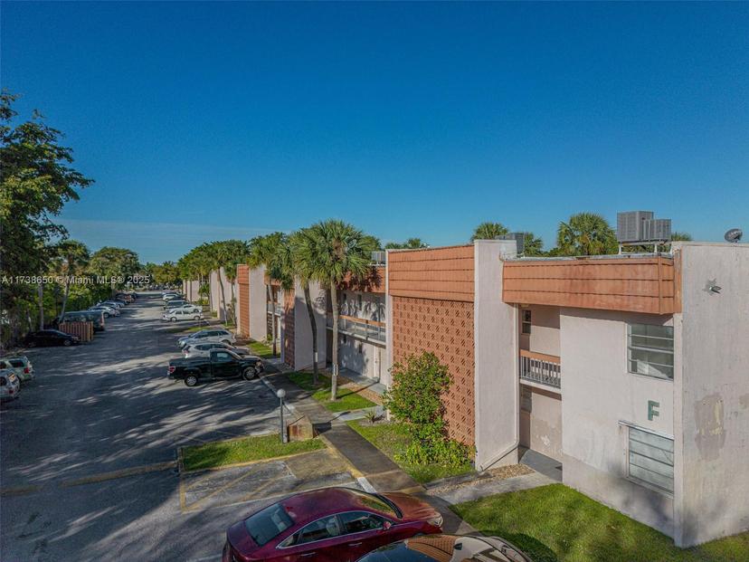 Picture of 7610 Stirling Rd # 207F, Davie FL 33024