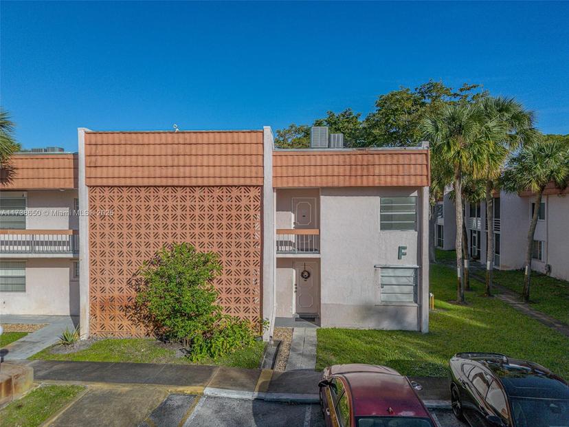 Picture of 7610 Stirling Rd # 207F, Davie FL 33024