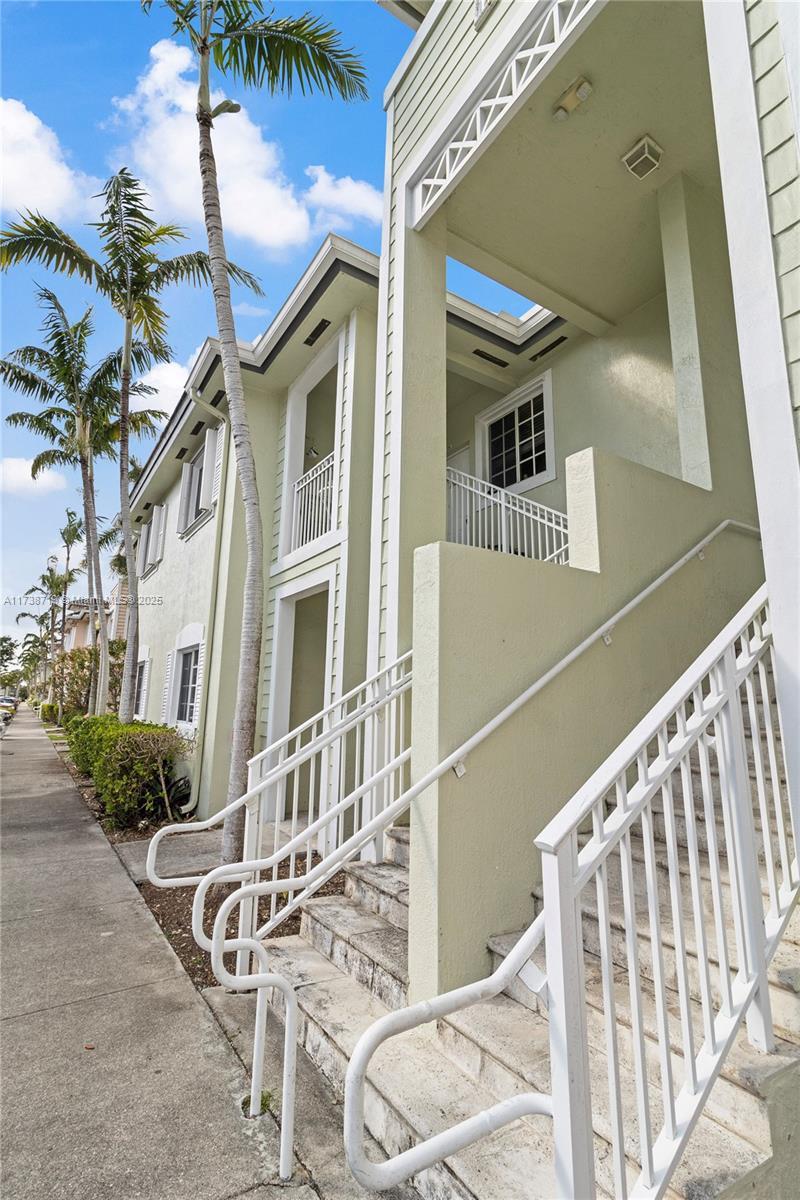 Picture of 2711 NE 4Th St # 202, Homestead FL 33033