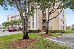 Picture of 10217 NW 24Th Pl # 310, Sunrise, FL 33322