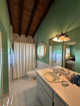 Picture of 419 Blue Rd, Coral Gables, FL 33146