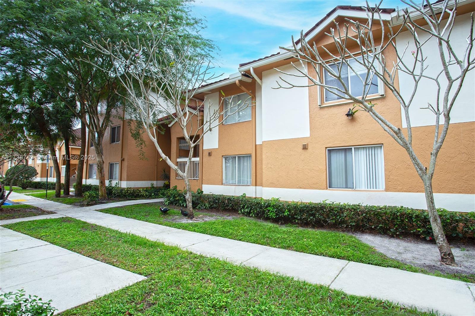 Picture of 735 NW 92Nd Ave # 735, Plantation, FL 33324