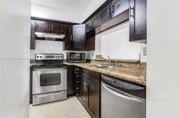 Picture of 735 NW 92Nd Ave # 735, Plantation, FL 33324