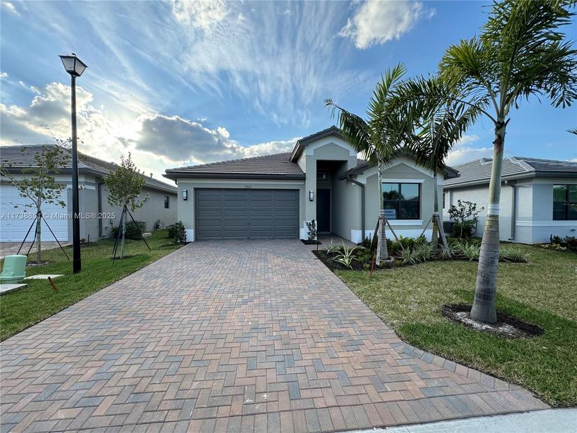 Picture of 12612 SW Green Creek Dr, Port St. Lucie FL 34987