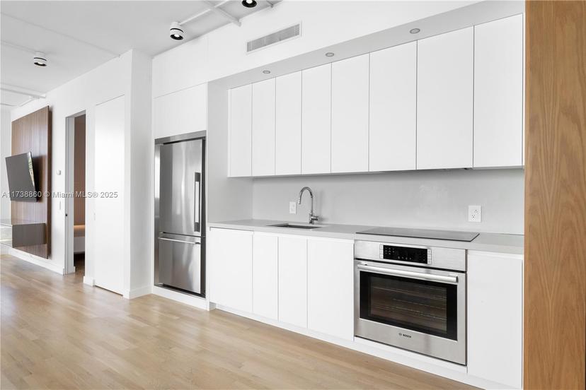 Picture of 1700 Meridian Ave # 406, Miami Beach FL 33139