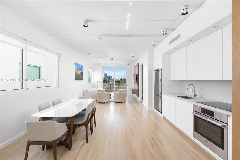 Picture of 1700 Meridian Ave # 406, Miami Beach FL 33139