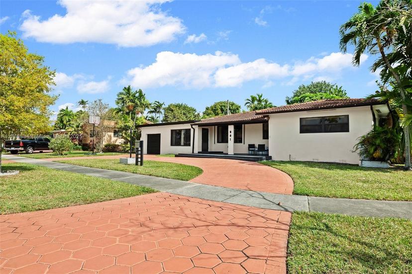 Picture of 901 Apache St, Miami Springs FL 33166