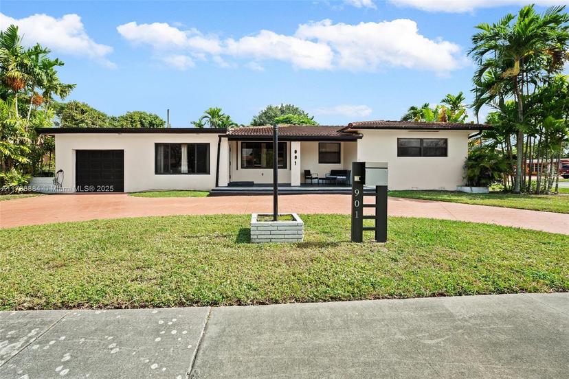Picture of 901 Apache St, Miami Springs FL 33166