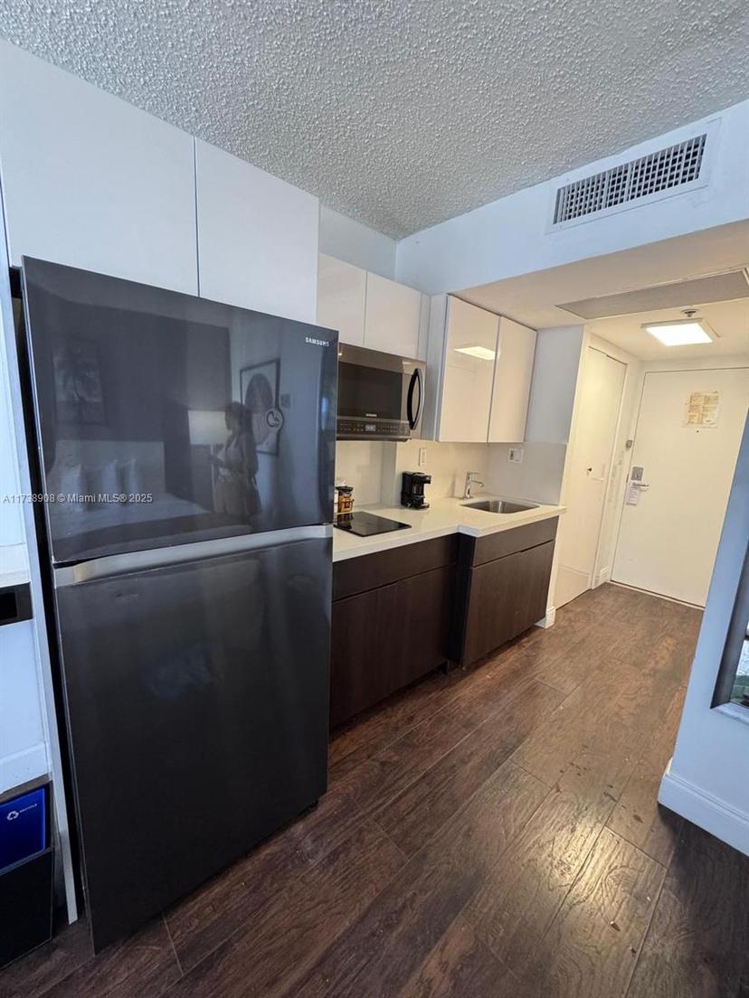 Picture of 19201 Collins Ave # 704, Sunny Isles Beach FL 33160