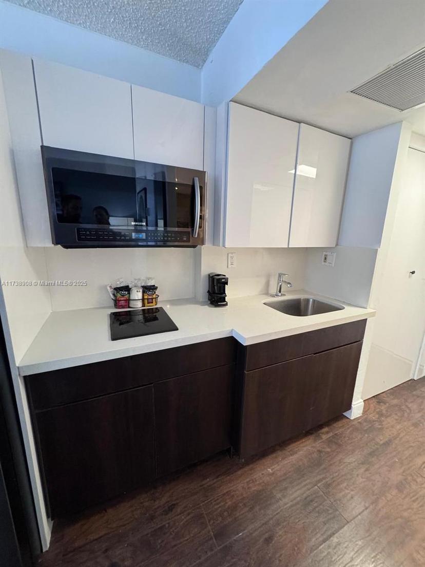Picture of 19201 Collins Ave # 704, Sunny Isles Beach FL 33160