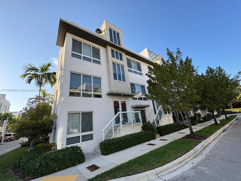 Picture of 6610 NW 105Th Ave # 1, Doral FL 33178