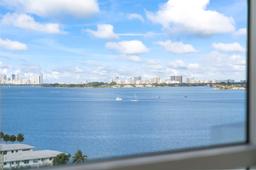 Picture of 7910 Harbor Island Dr # 1105, North Bay Village, FL 33141