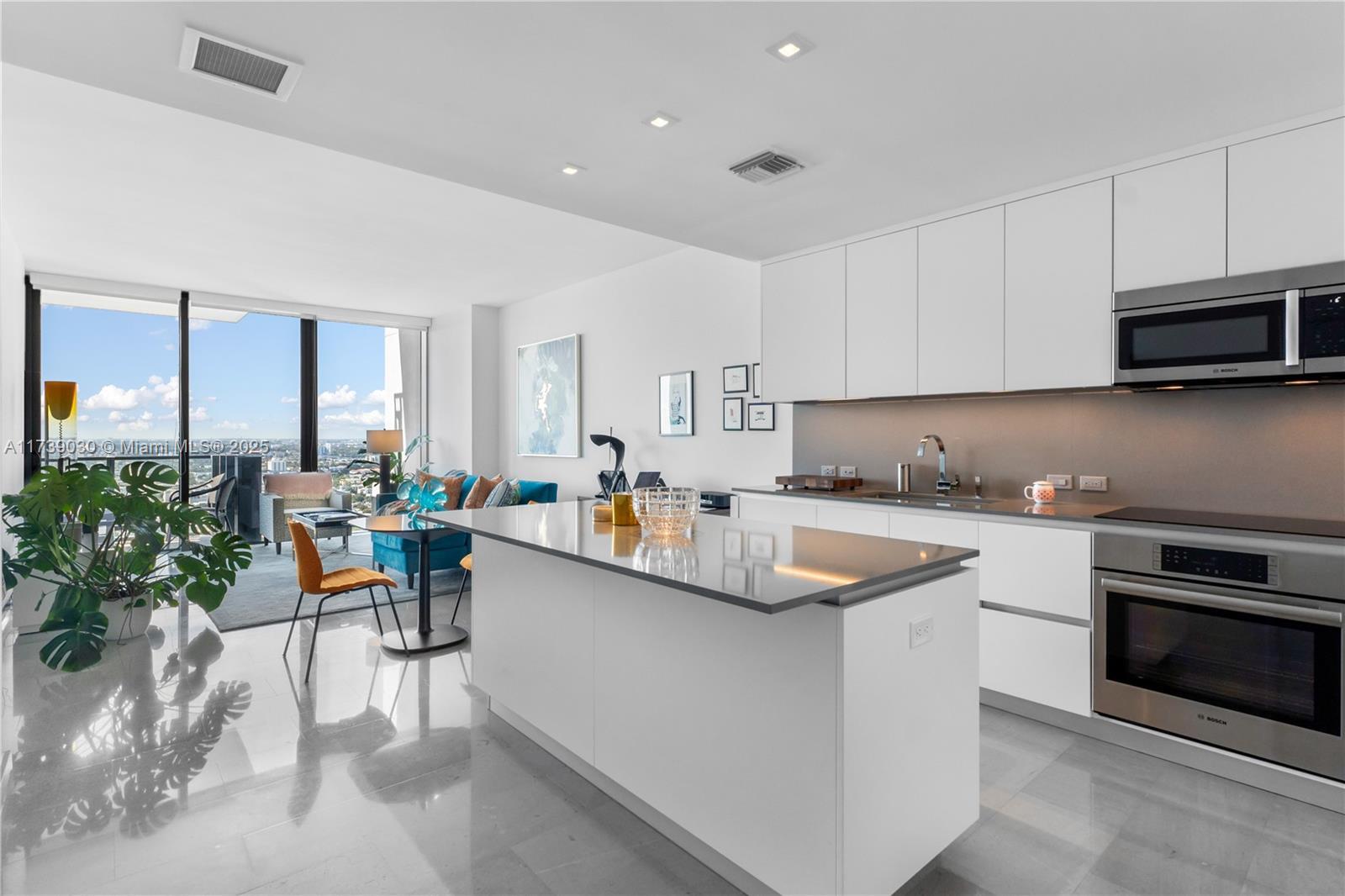 Picture of 88 SW 7Th St # 3106, Miami, FL 33130