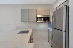 Picture of 820 SW 11Th Ave # 14B, Hallandale Beach, FL 33009
