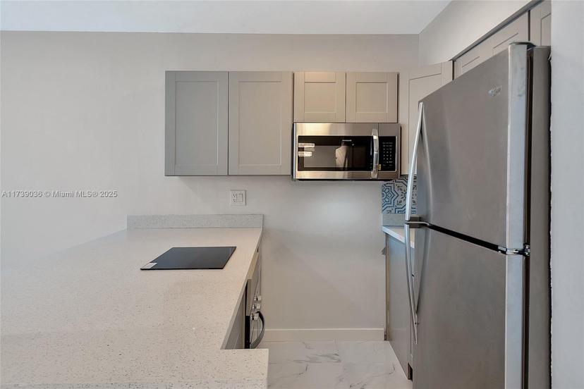 Picture of 820 SW 11Th Ave # 14B, Hallandale Beach FL 33009