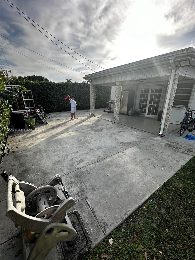 Picture of 9460 Caribbean Blvd, Cutler Bay FL 33189