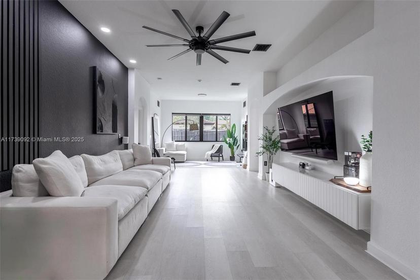 Picture of 1020 NE 36Th Ave, Homestead FL 33033