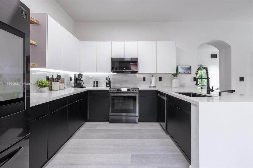 Picture of 1020 NE 36Th Ave, Homestead FL 33033