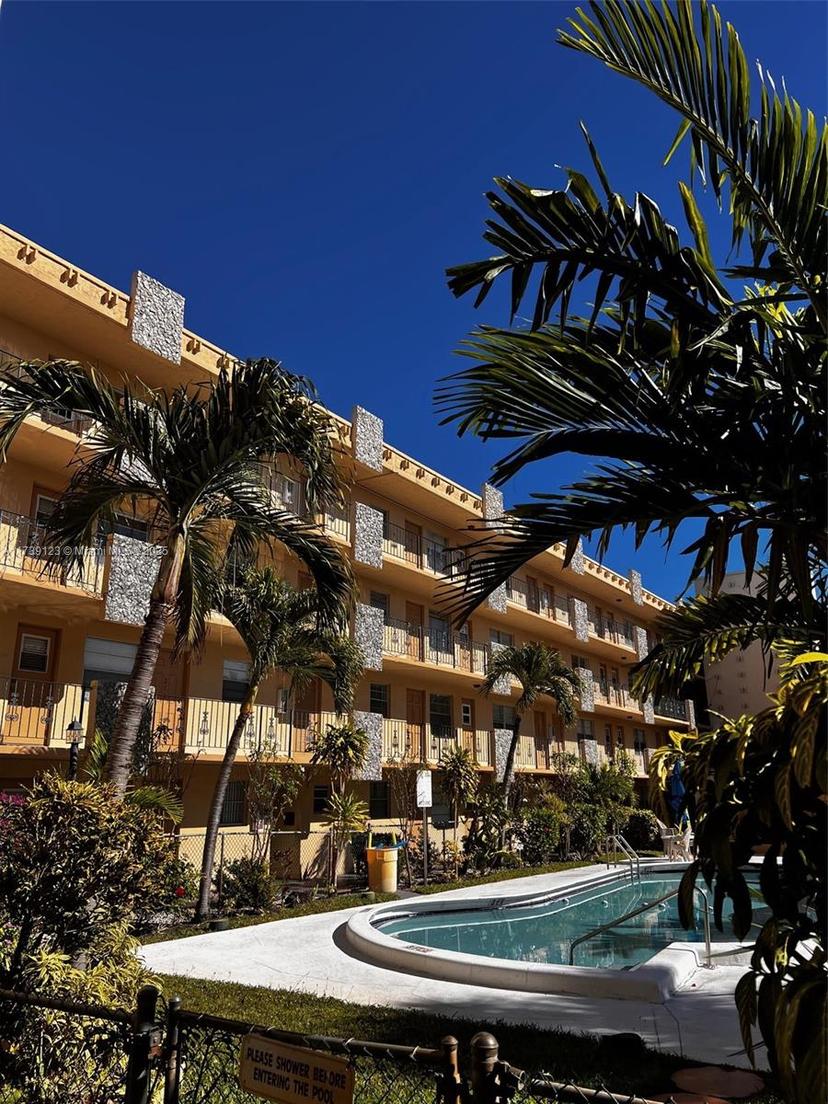 Picture of 2145 Pierce St # 105, Hollywood FL 33020