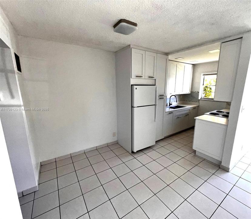 Picture of 2145 Pierce St # 105, Hollywood FL 33020