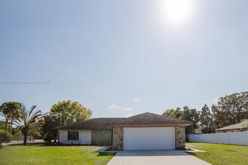 Picture of 5800 Paleo Pines Cir, Fort Pierce FL 34951