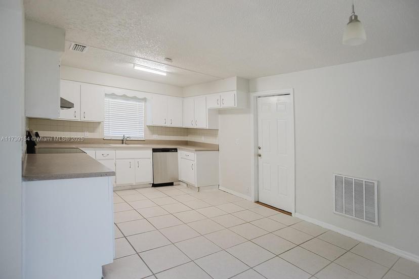 Picture of 5800 Paleo Pines Cir, Fort Pierce FL 34951