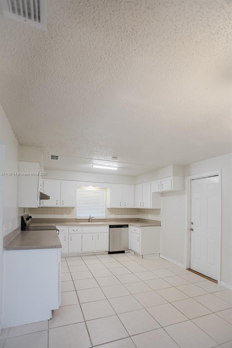 Picture of 5800 Paleo Pines Cir, Fort Pierce FL 34951