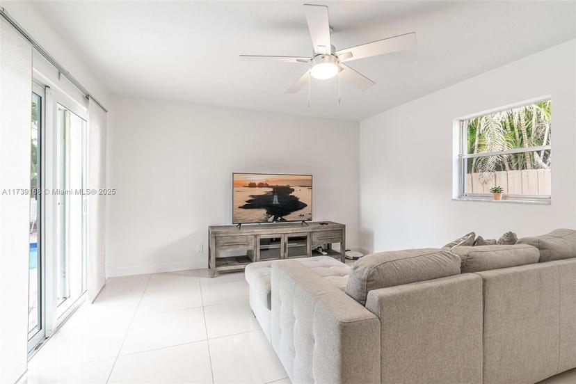 Picture of 2452 NW 98Th Ln, Coral Springs FL 33065