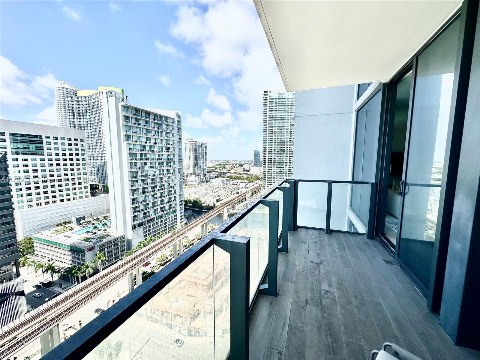 Picture of 88 SW 7Th St # 1808, Miami, FL 33130