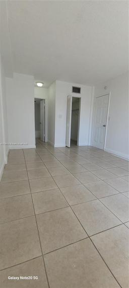 Picture of 10900 SW 104Th St # 316, Miami, FL 33176