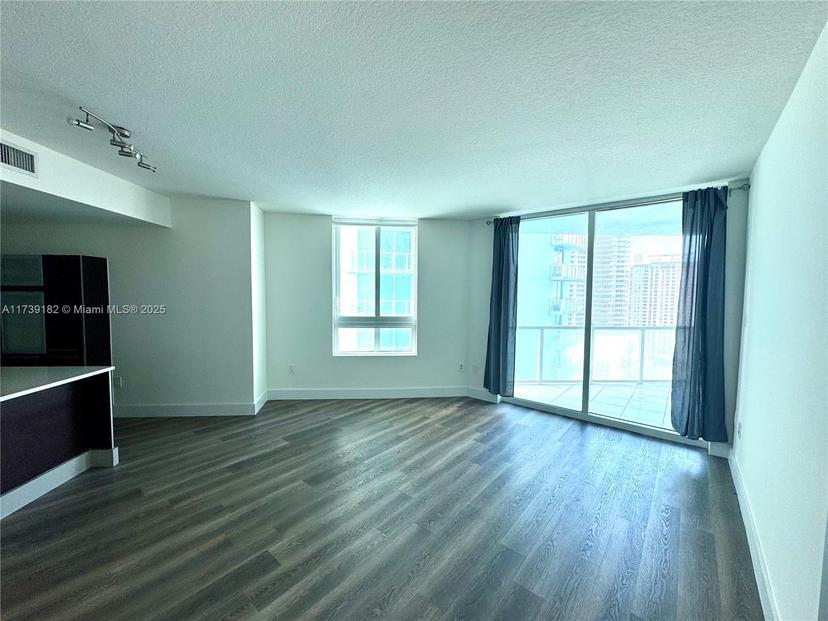 Picture of 1900 N Bayshore Dr # 2010, Miami FL 33132