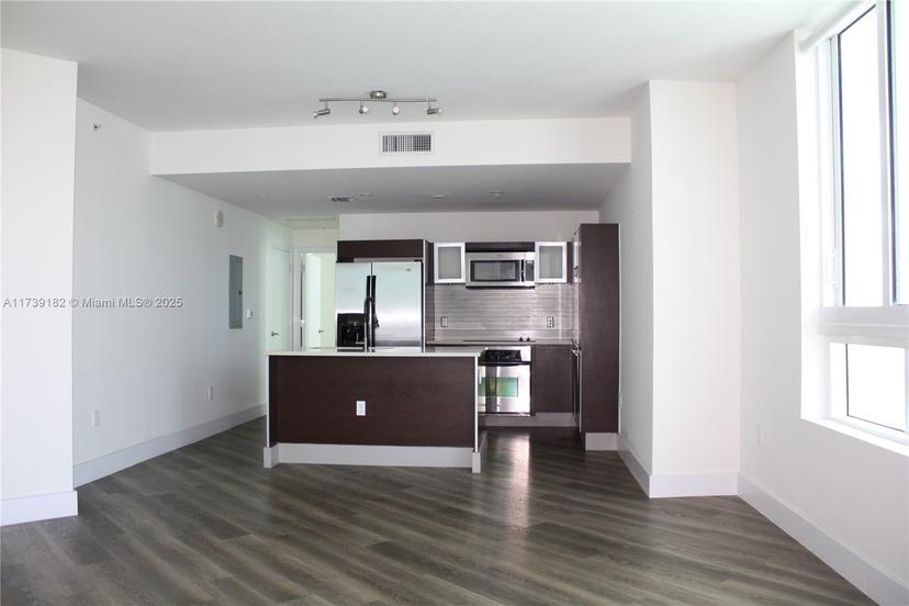 Picture of 1900 N Bayshore Dr # 2010, Miami FL 33132