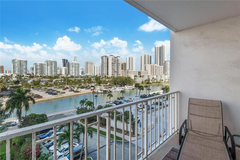 Picture of 500 Bayview Dr # 517, Sunny Isles Beach FL 33160