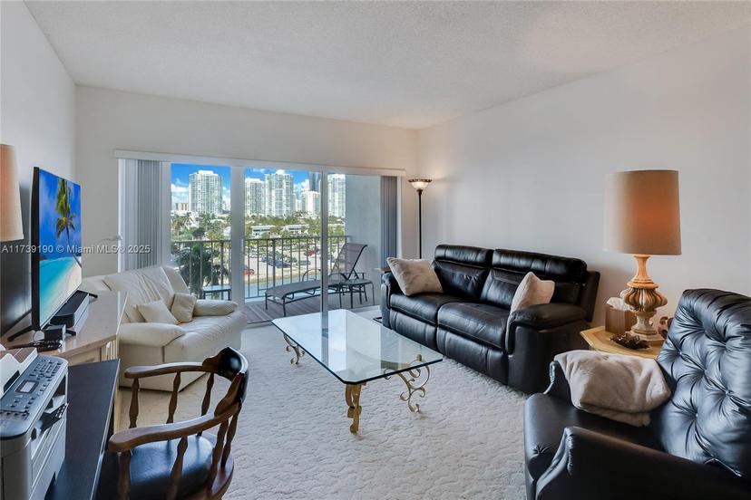 Picture of 500 Bayview Dr # 517, Sunny Isles Beach FL 33160